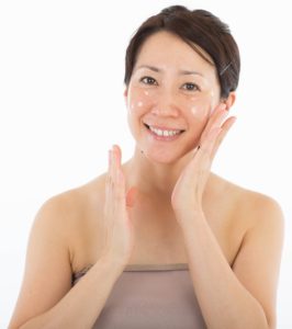 美肌効果を感じている女性
