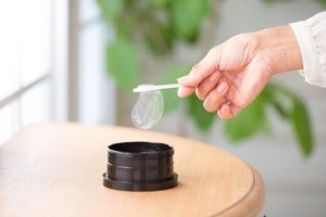 ジェルパックを持ち上げた様子