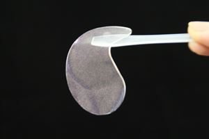 ジェルシートパックを持ち上げた様子